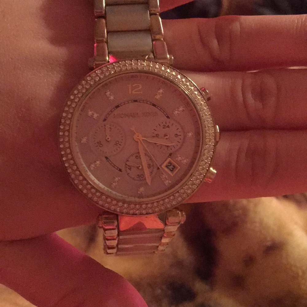 Michael kors rose gold watch